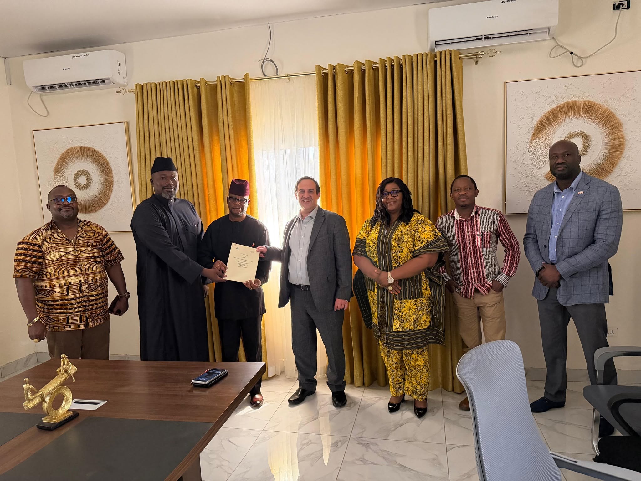 AME TRADE LTD, MINES AND ENERGY, SIGN SERVICE AGREEMENT TO ORGANIZE NATIONAL MINING AND ENERGY CONFERENCE